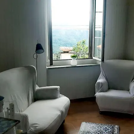 Casa La Rondine. Un Panorama Sospeso Sulla Natura Casa vacanze *